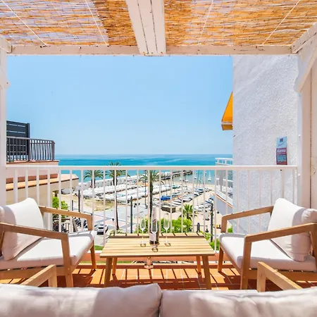 Oceanfront Penthouse With Terrace And Views Lägenhet