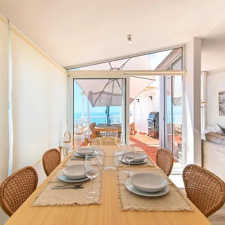Oceanfront Penthouse With Terrace And Views Apartament Sitges