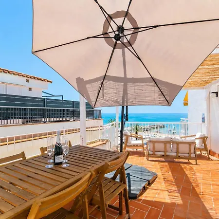 Oceanfront Penthouse With Terrace And Views