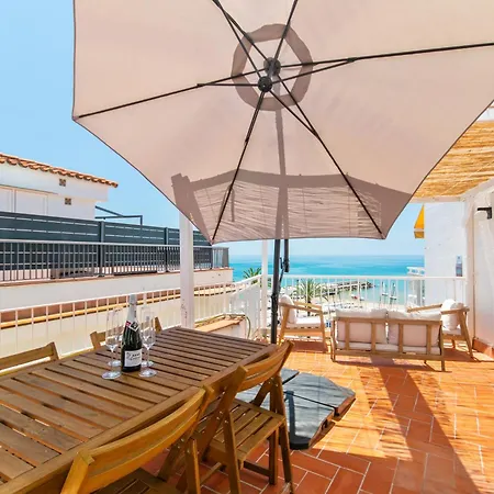 Oceanfront Penthouse With Terrace And Views Sitges